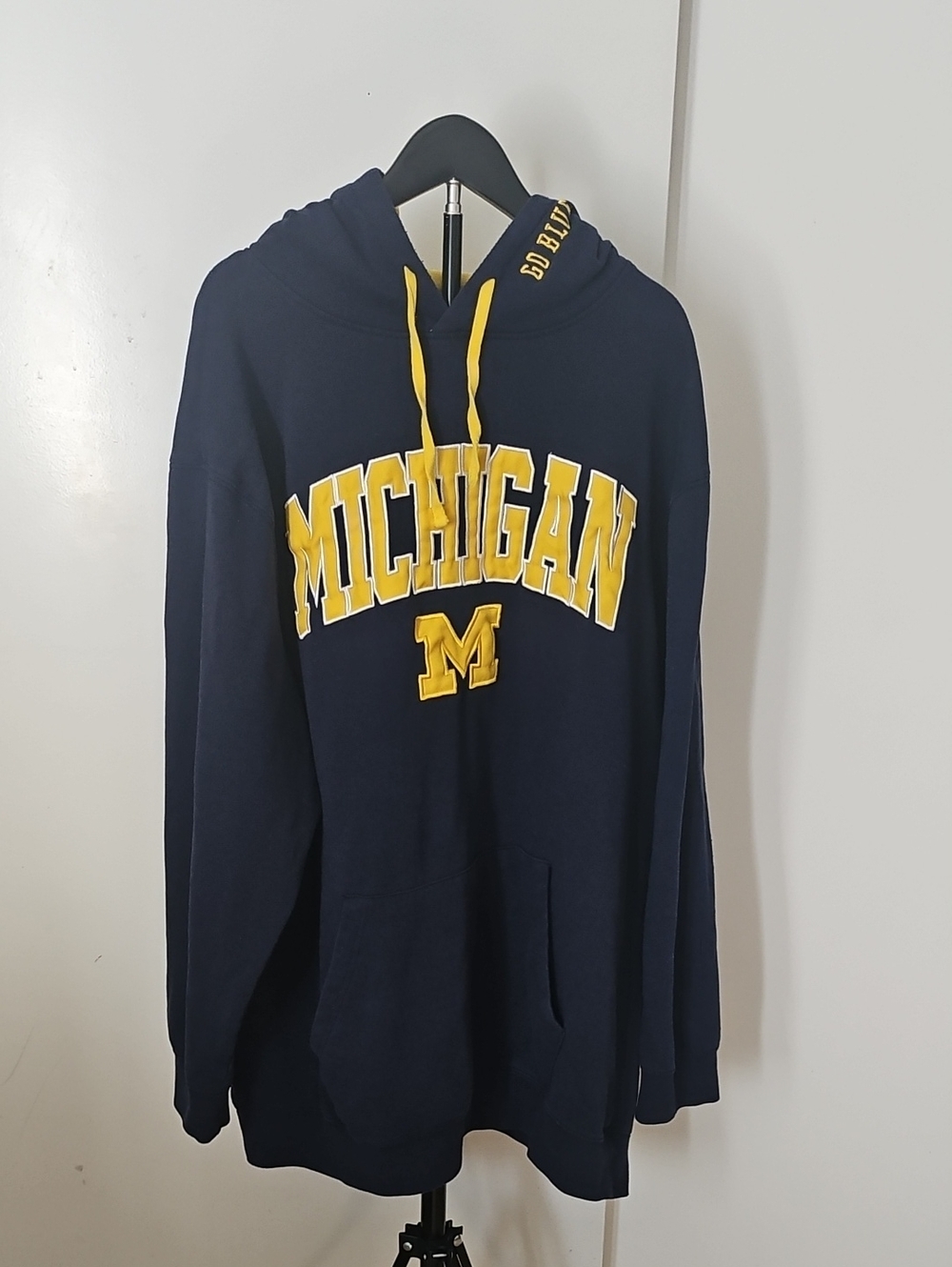 Colosseum Navy and Yellow Michigan Pullover Crewneck Hoodie
